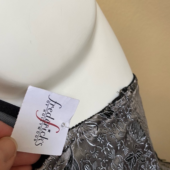 3 piece Fredericks of Hollywood corset set - Picture 9 of 16